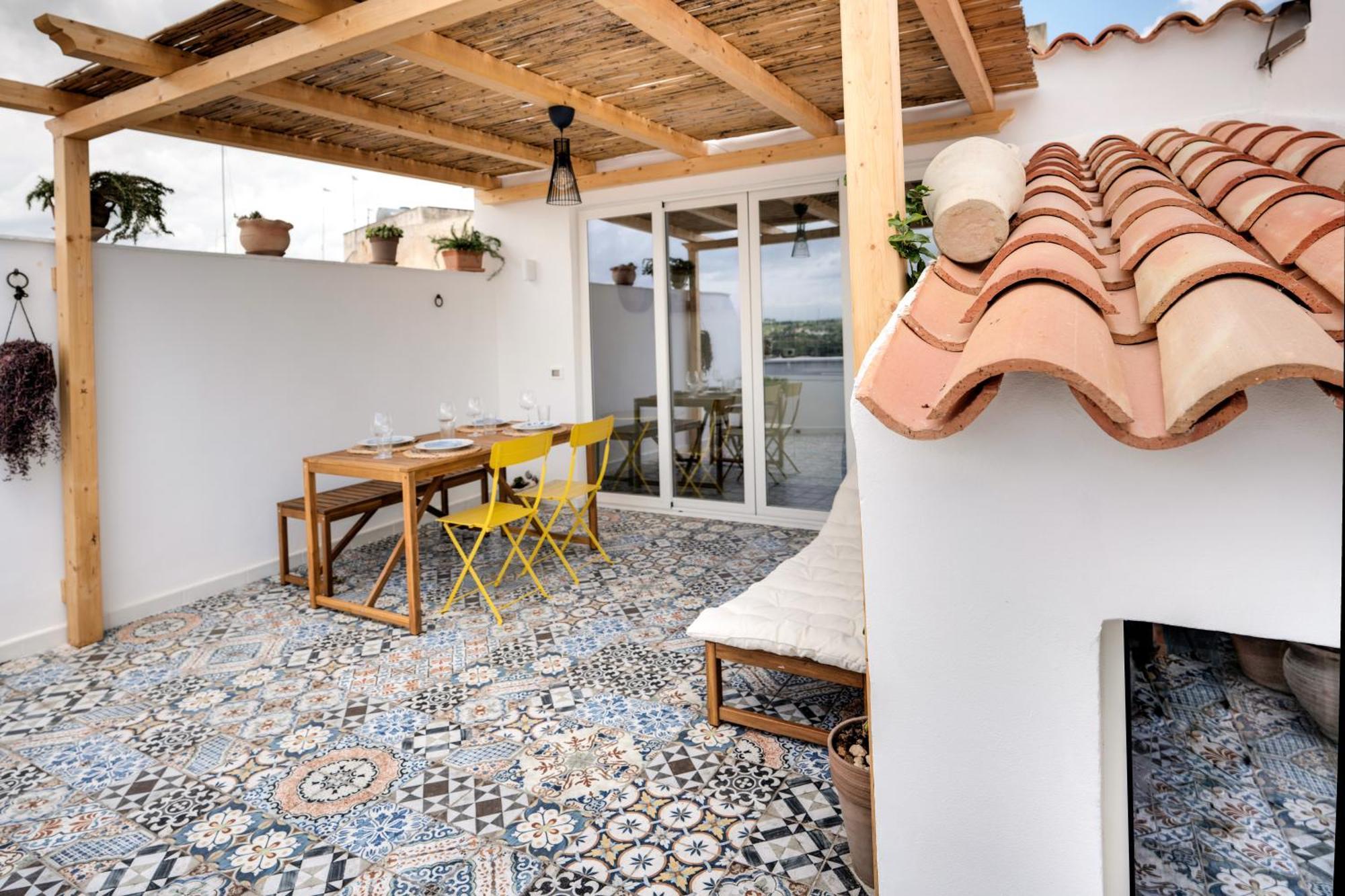 Appartement Vico Larzio 6 "Terrazza Sul Vico" à Noto Extérieur photo