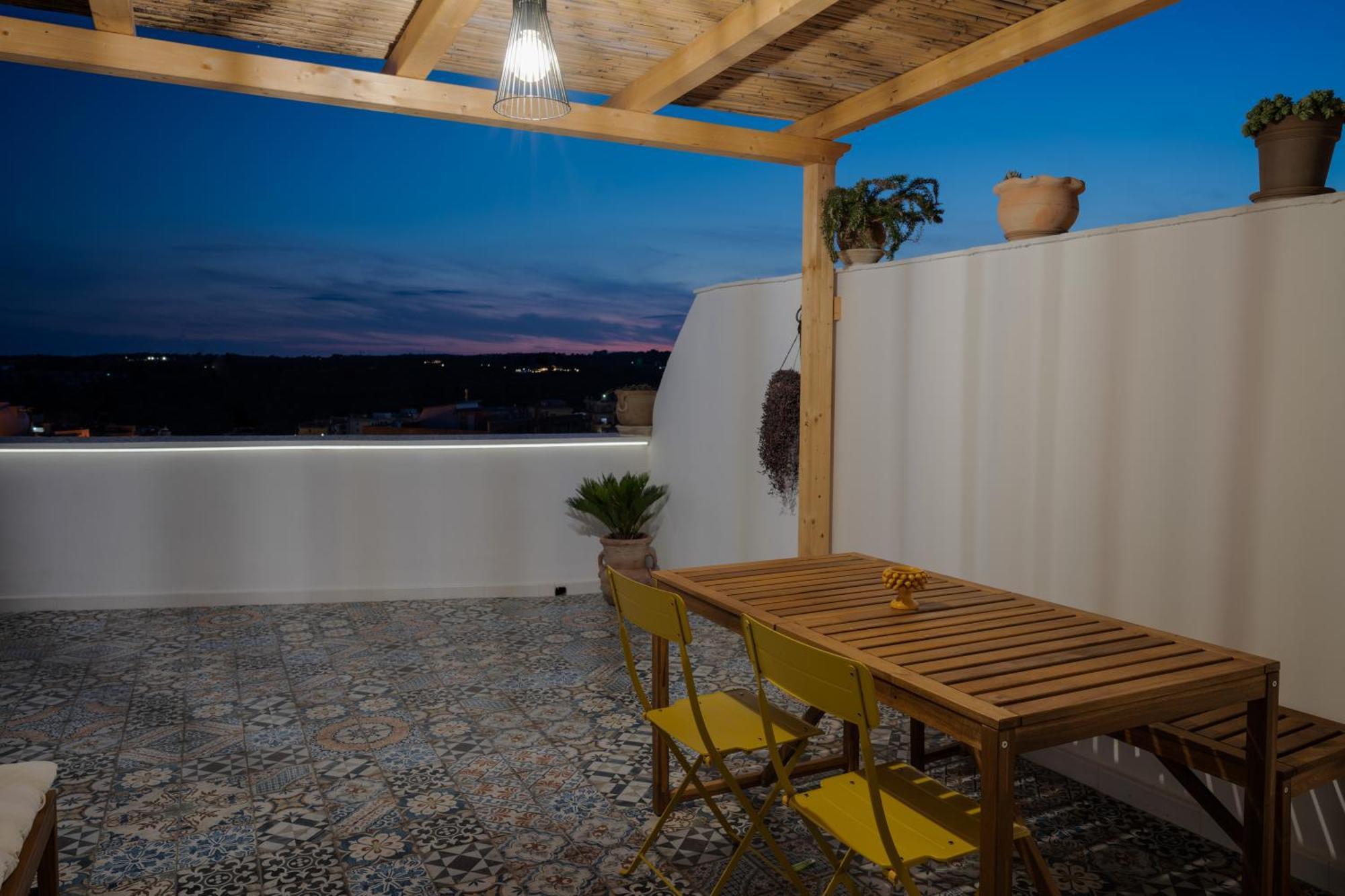 Appartement Vico Larzio 6 "Terrazza Sul Vico" à Noto Extérieur photo